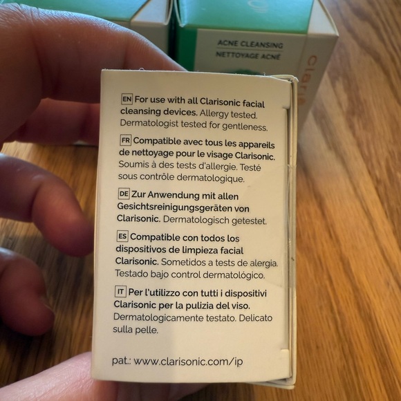 5 (SELLING SEPARATELY) Clarisonic Acne Cleansing Replacement Brush Heads - Picture 3 of 5